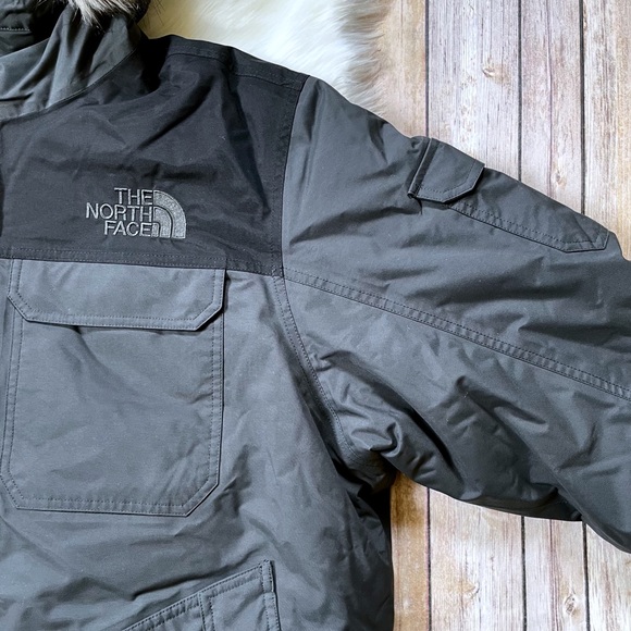 The North Face Men’s Gotham III Waterproof Jacket - Picture 3 of 7